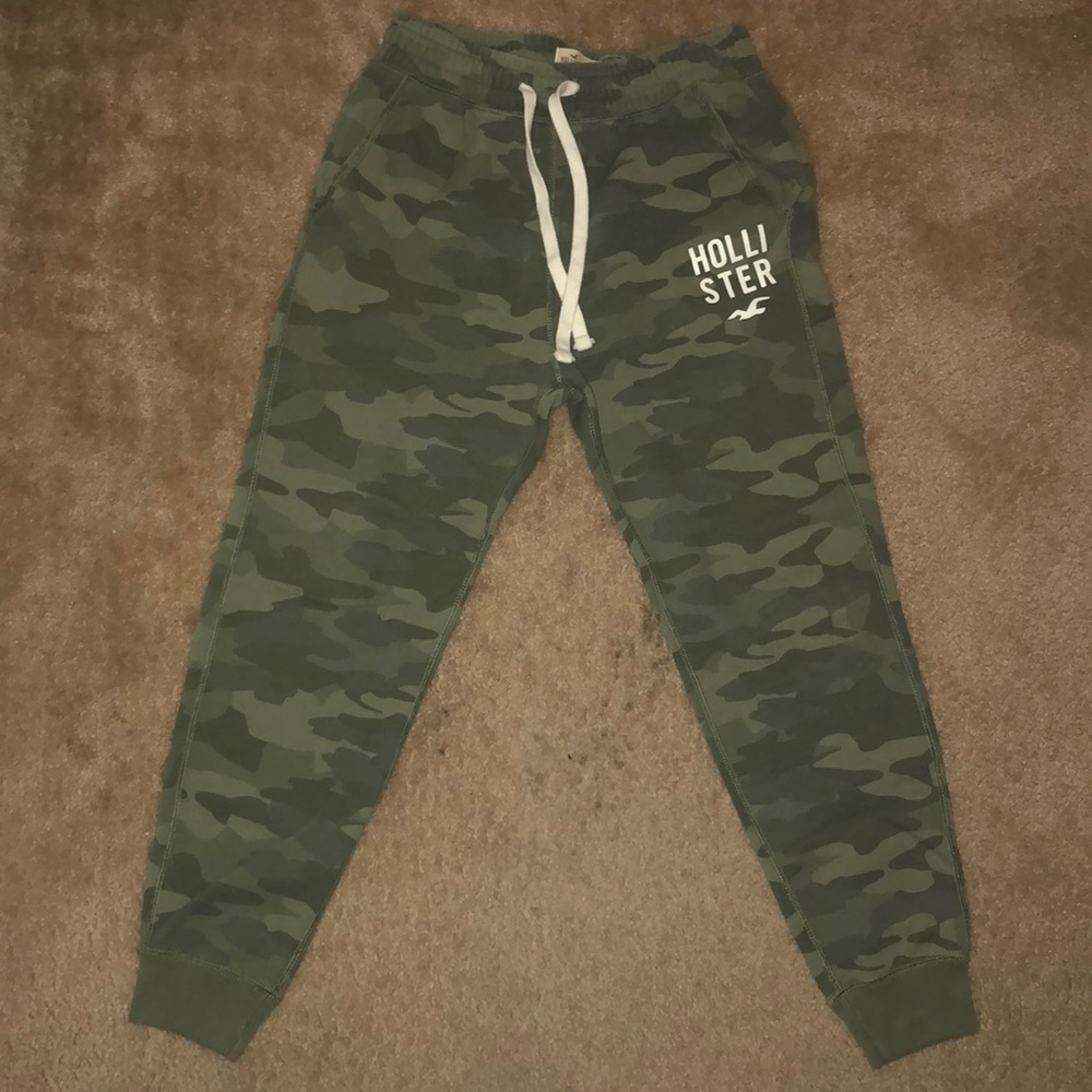 Hollister joggers